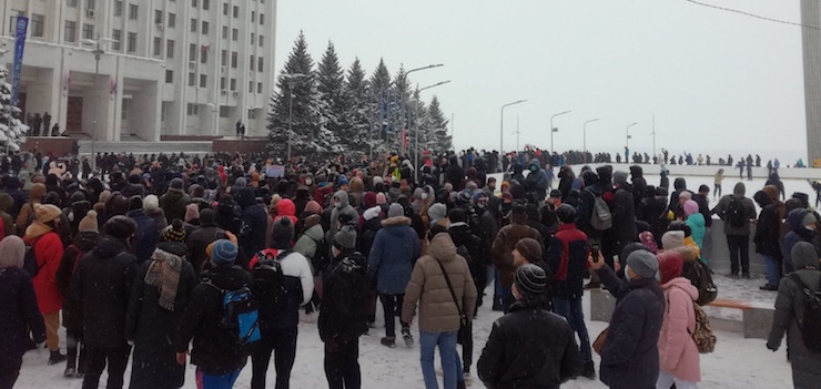 Митинг в самаре. Пикет Тольятти 2023. Самара площадь славы митинг. Митинг Навального в Самаре. Митинг Самары 2021.